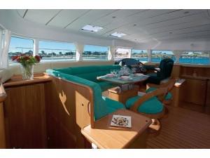 Book yachts online - powercatamaran - Lagoon Power 43 - Apataki - rent