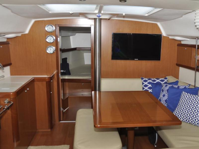 Book yachts online - sailboat - Oceanis 40 - Black Pearl - rent