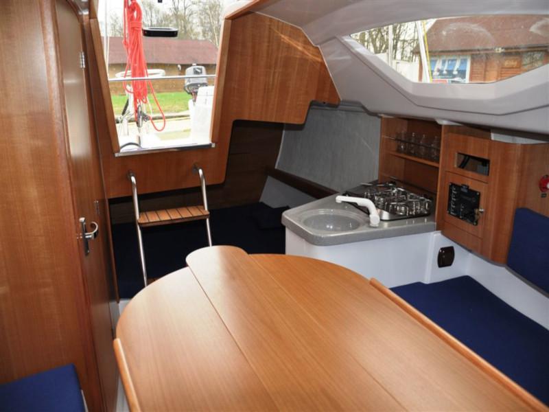 Book yachts online - sailboat - Maxus 22 Prestige - URANIA - rent