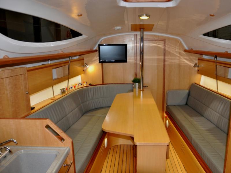 Book yachts online - sailboat - Maxus 33.1 RS Standard - SPECIAL EDITION  - rent
