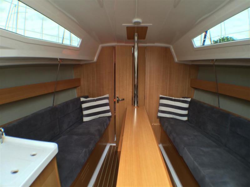 Book yachts online - sailboat - Maxus 26 Prestige 7/2 - VELA - rent