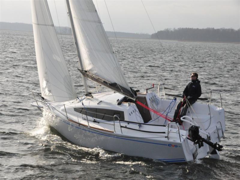 Book yachts online - sailboat - Maxus evo 24 Prestige - TAMLIN - rent