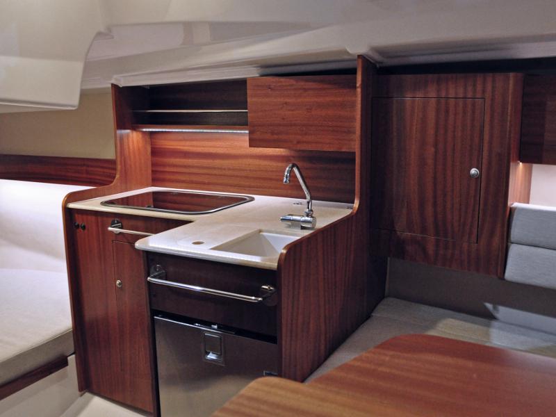 Book yachts online - sailboat - Maxus Evo 24 Prestige + - MELISSANI - rent