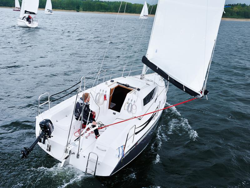 Book yachts online - sailboat - Maxus 26 Prestige + 8/1 - VALENCIA - rent