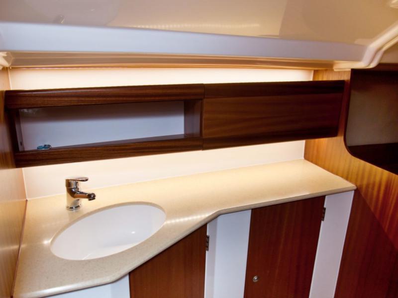 Book yachts online - sailboat - Maxus 26 Prestige + 8/1 - VALENCIA - rent