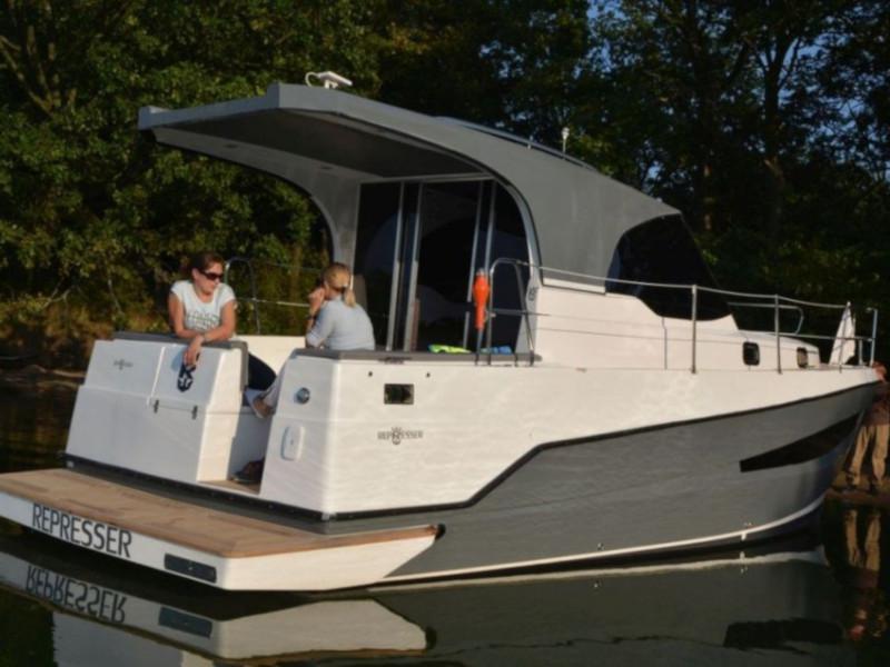 Book yachts online - motorboat - Represser 30 - Represser 30 - rent