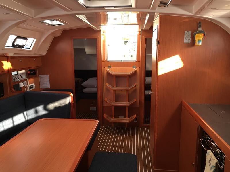Book yachts online - sailboat - Bavaria Cruiser 41 - Anemos - rent