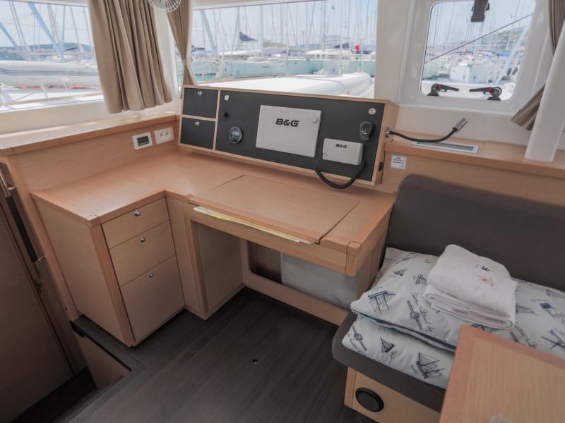 Book yachts online - catamaran - Lagoon 450 - Ariel - rent