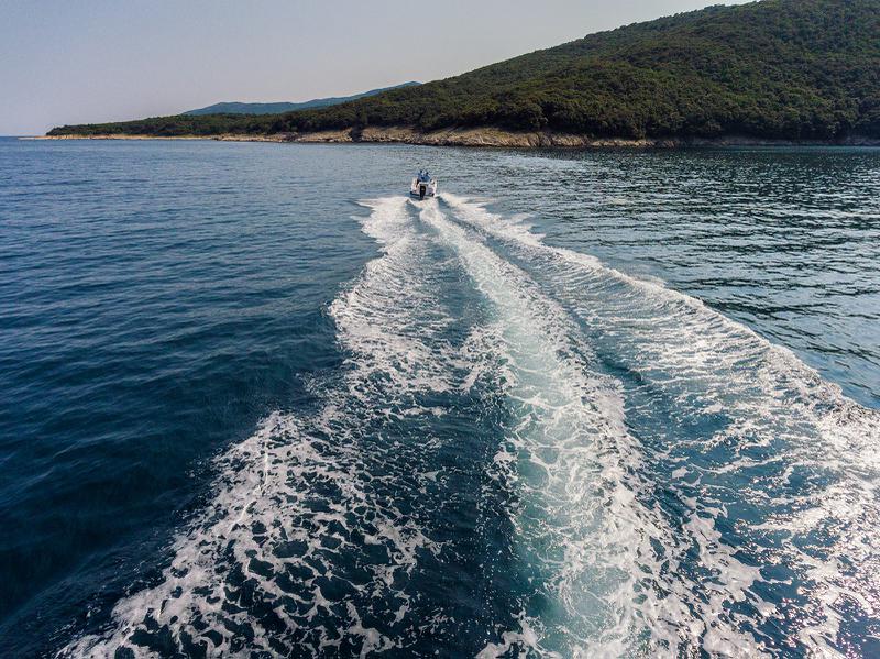 Book yachts online - motorboat - Bluline 21 Open - AQUARIUS - rent