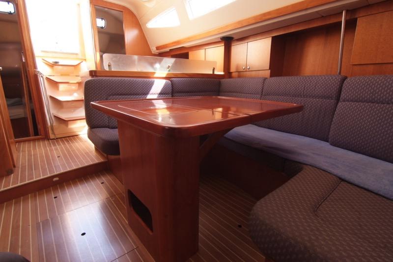 Book yachts online - sailboat - Elan 384 Impression - ALHAMBRA - rent