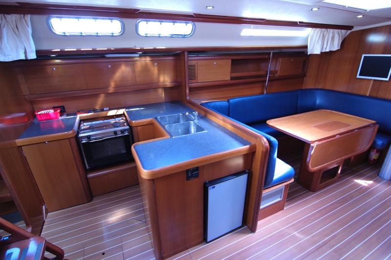 Book yachts online - sailboat - Grand Soleil 50 - MODRA  - rent