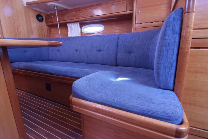 Book yachts online - sailboat - Bavaria 37 Cruiser - JANA - rent