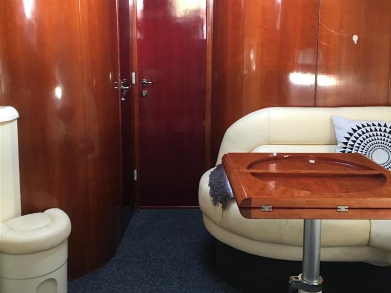 Book yachts online - motorboat - Fairline Targa 48 - La Pietra - rent