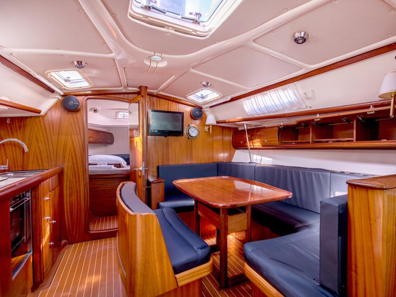 Book yachts online - sailboat - Bavaria 38 - Arcturos - rent
