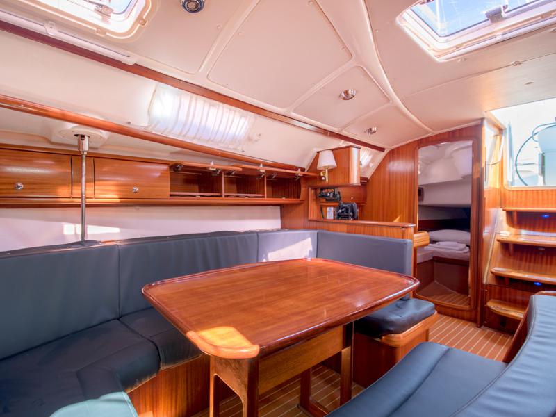 Book yachts online - sailboat - Bavaria 38 - Arcturos - rent