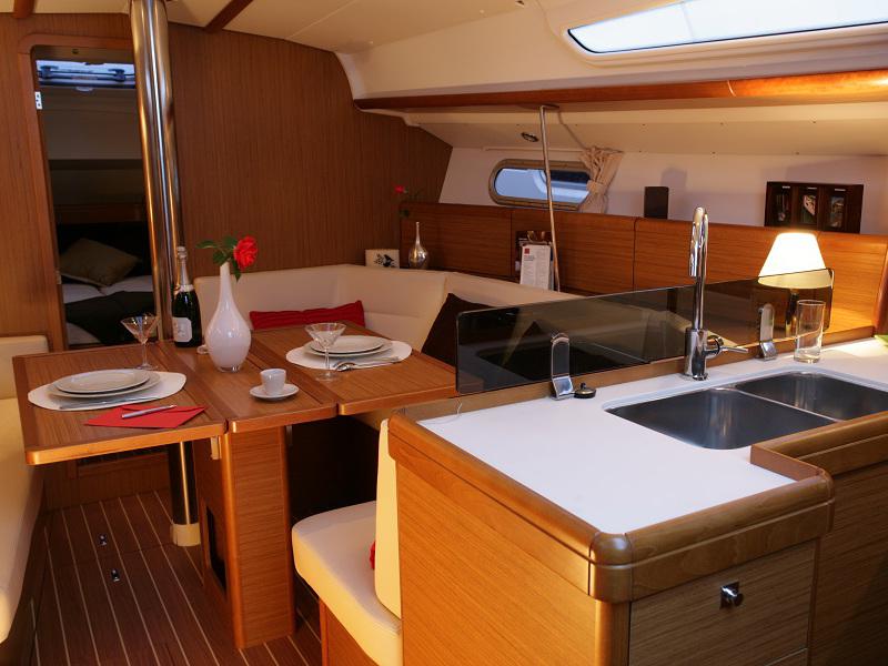 Book yachts online - sailboat - Sunsail 36i - Sunsail 36i (2011) - rent