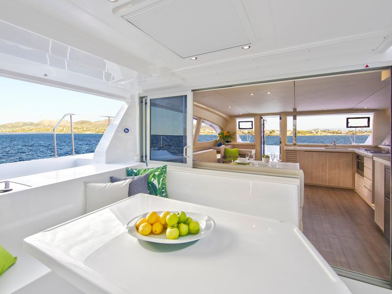 Book yachts online - catamaran - Sunsail 404 - Sunsail 404 (2015) - rent