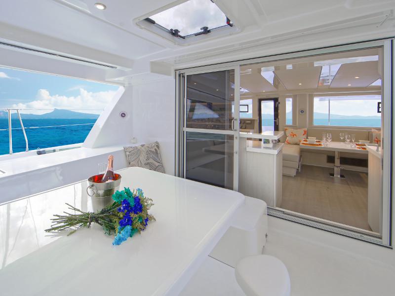 Book yachts online - catamaran - Sunsail 484 - Sunsail 484 (2016) - rent