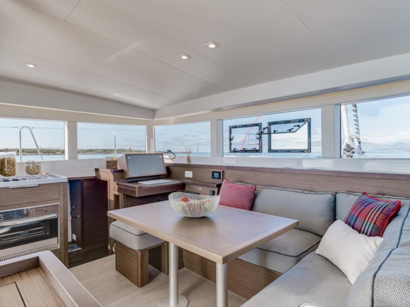 Book yachts online - catamaran - Lagoon 40 - 4Cab/2Hd - Nauti Buoy - rent