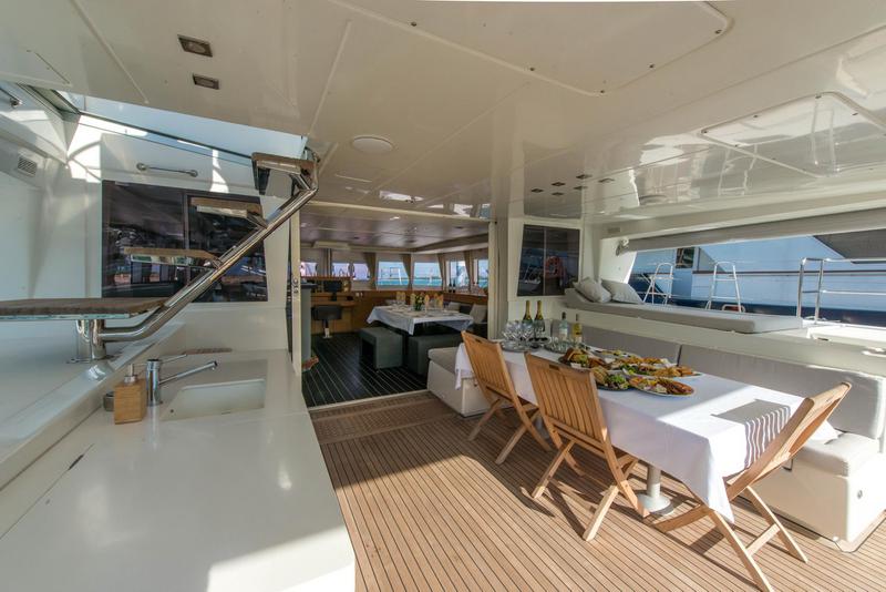 Book yachts online - catamaran - Lagoon 620 - 5 cab - Primetime - rent