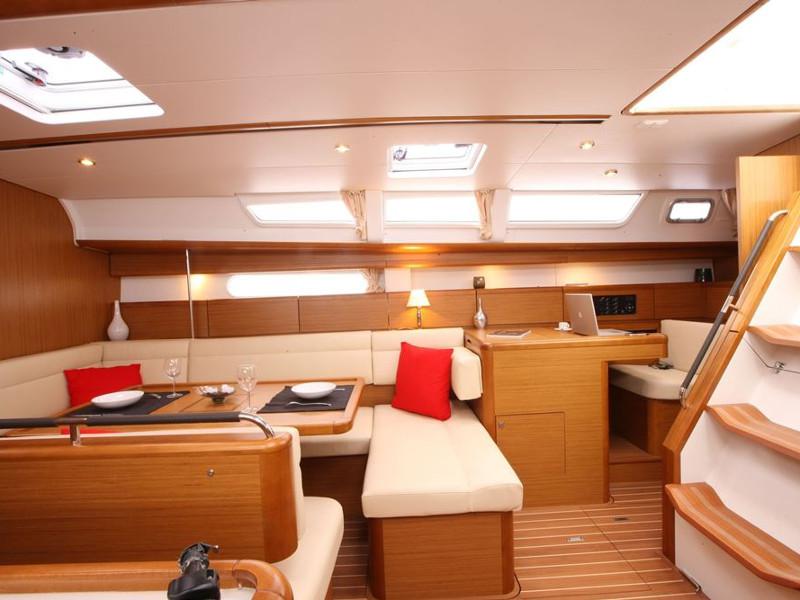 Book yachts online - sailboat - Sun Odyssey 44 i - REGINA - rent