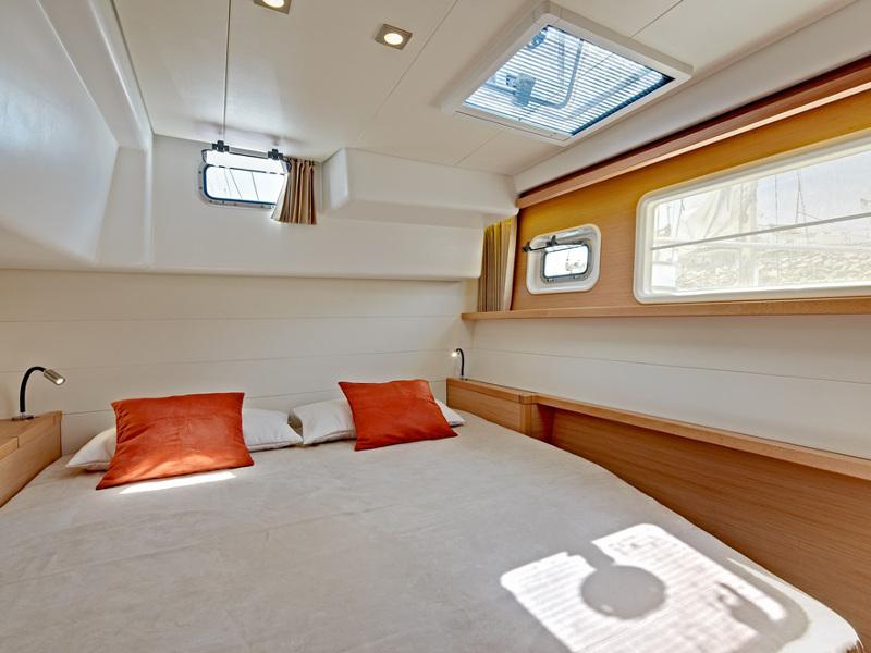 Book yachts online - catamaran - Skippered Lagoon 450 F - Lag45001 - rent