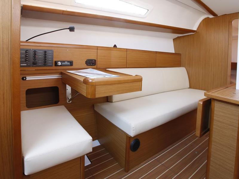 Book yachts online - sailboat - Sun Odyssey 33i - ath33i01 - rent