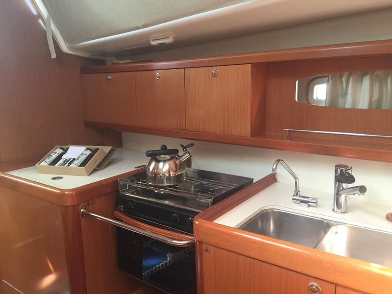 Book yachts online - sailboat - Oceanis 43 - Beauty L - rent