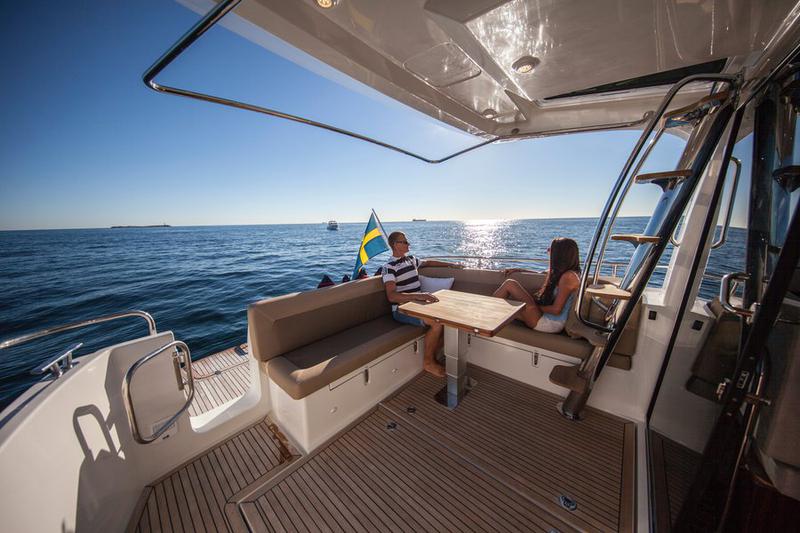 Book yachts online - motorboat - Nimbus 405 Flybridge - Wanderlust - rent