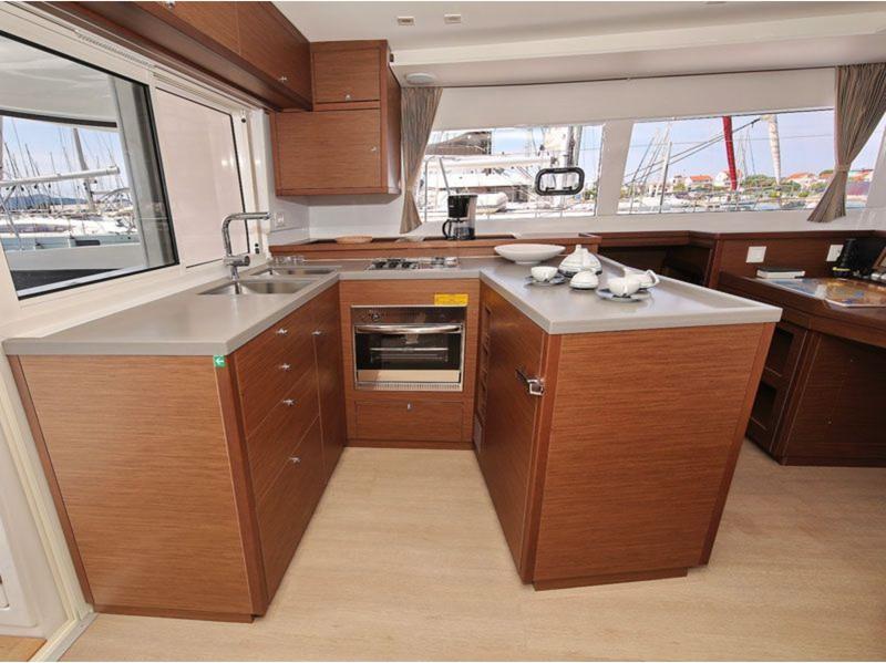 Book yachts online - catamaran - Lagoon 450 Sport - I Love Anna (Generator) - rent