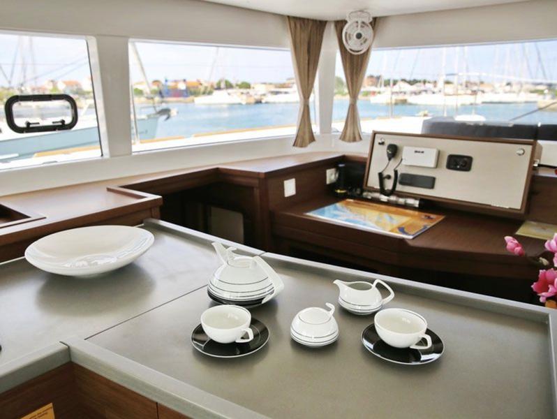 Book yachts online - catamaran - Lagoon 450 Sport - I Love Anna (Generator) - rent