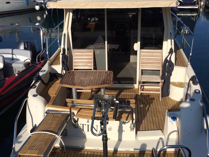 Book yachts online - motorboat - Vektor 950 - Tina - rent