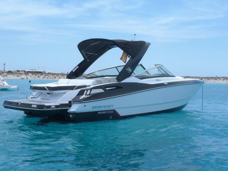 Book yachts online - motorboat - Monterey 298 SS - DREAMING IBIZA - rent