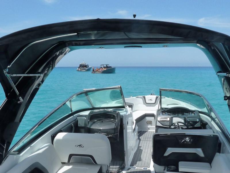 Book yachts online - motorboat - Monterey 298 SS - DREAMING IBIZA - rent