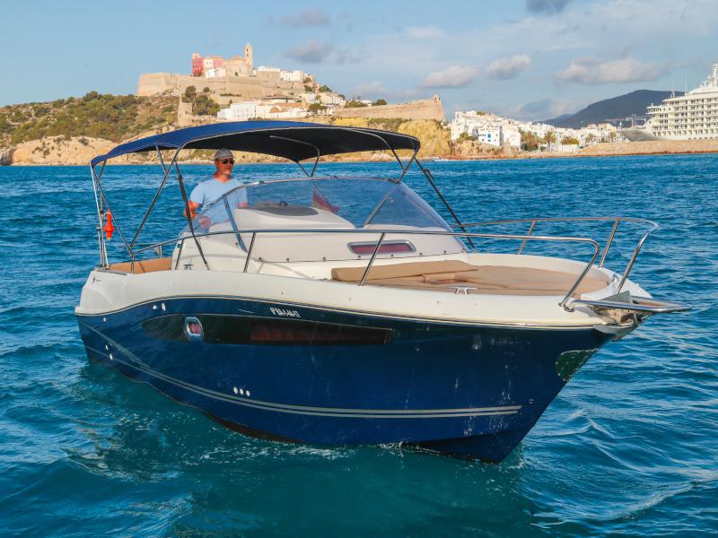 Book yachts online - motorboat - Cap Camarat 8.5 WA - TERCERA VIA - rent