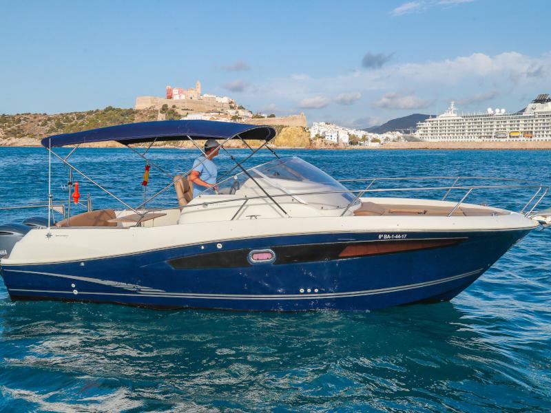 Book yachts online - motorboat - Cap Camarat 8.5 WA - TERCERA VIA - rent