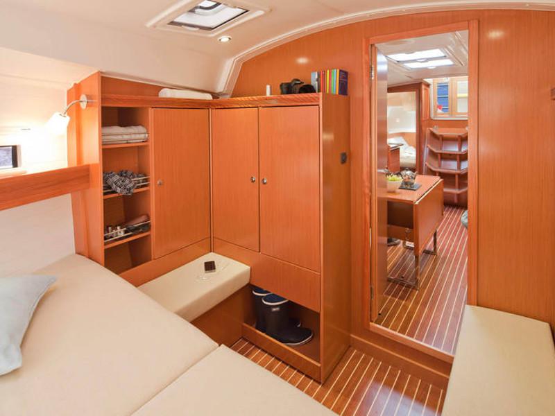 Book yachts online - sailboat - Bavaria Cruiser 36 - Playmate - rent