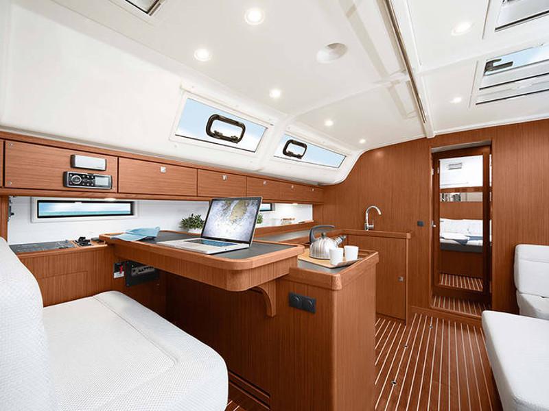 Book yachts online - sailboat - Bavaria Cruiser 51 - Leukothea - rent