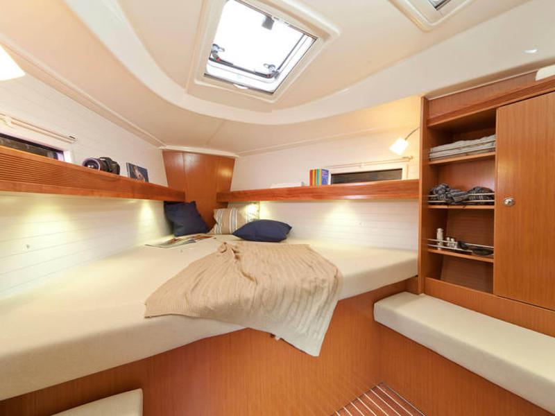 Book yachts online - sailboat - Bavaria Cruiser 36 - Volantis - rent