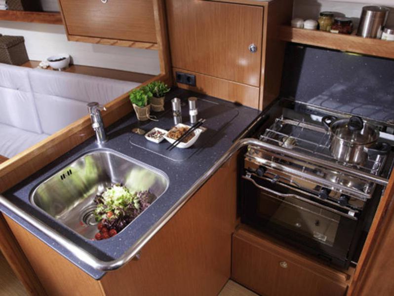 Book yachts online - sailboat - Bavaria Cruiser 32 - Sunrise - rent