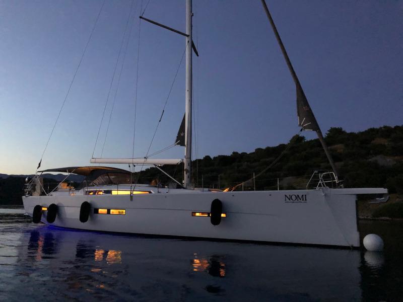 Book yachts online - sailboat - Dufour 56 Exclusive - Nomi fully equipped white hull - rent