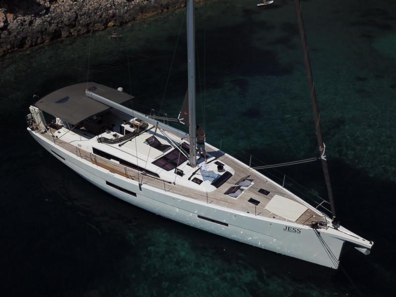 Book yachts online - sailboat - Dufour 56 Exclusive - Jess fully equipped white hull - rent
