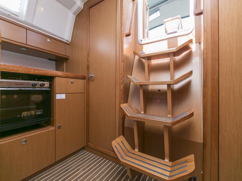Book yachts online - sailboat - Bavaria 37 Cruiser - Alani - rent