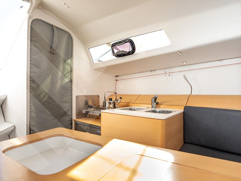 Book yachts online - sailboat - Pogo 30 - Meridio - rent