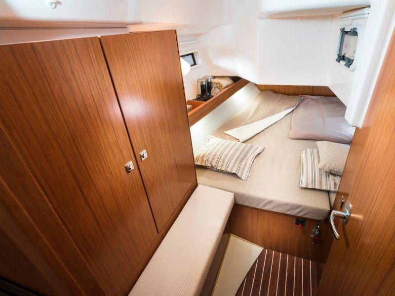 Book yachts online - sailboat - Bavaria 34 Cruiser - Be Happy - rent