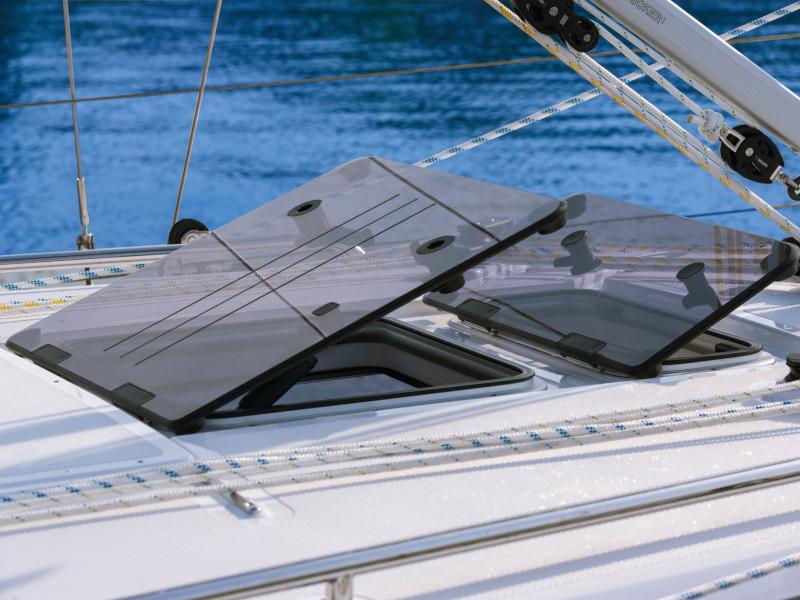 Book yachts online - sailboat - Bavaria 34 Cruiser - Free Spirit - rent