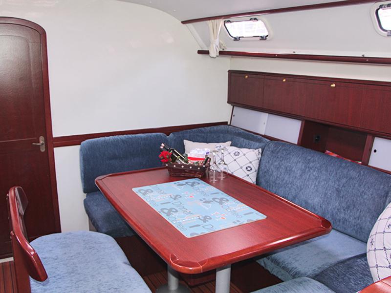 Book yachts online - sailboat - Harmony 42 - Barracuda - rent