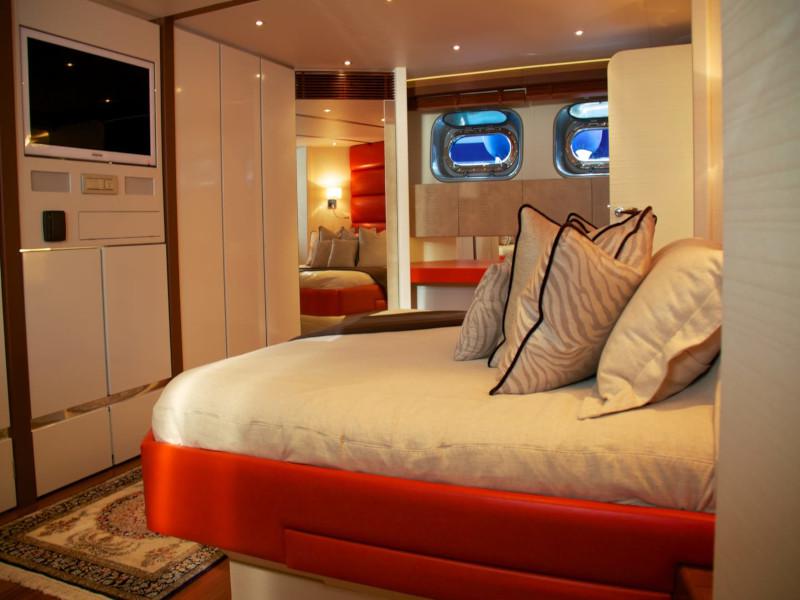 Book yachts online - motorboat - Heesen Yacht - Heartbeat of life - rent