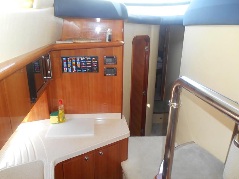 Book yachts online - motorboat - Azimut 46 - MARTA VIII - rent