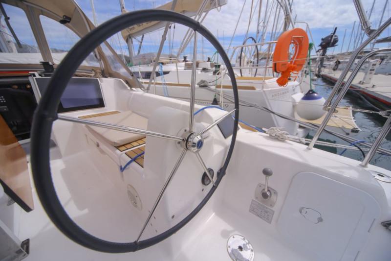 Book yachts online - sailboat - Dufour 310 Grand Large - Union - rent
